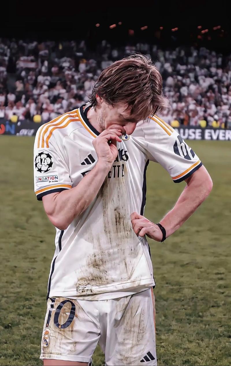 弗兰克：防守型教练？我带的队进球挺多的；庆幸自己不碰社媒