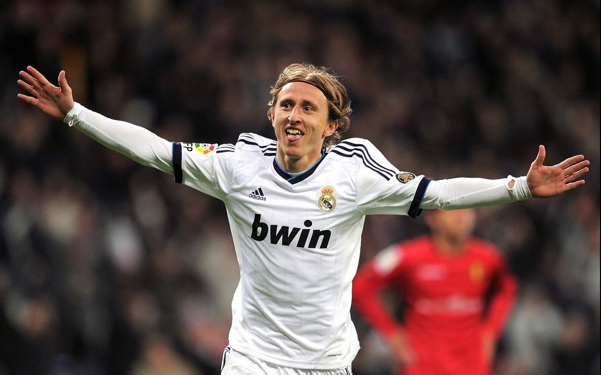 阿纳别科夫对阵奥林匹亚科斯数据：单场8扑救，多次扑出必进球